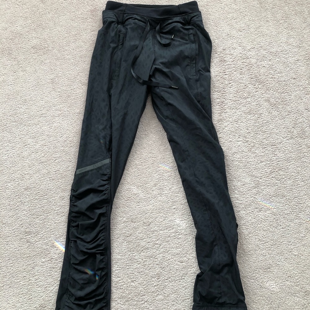 Lululemon Runderful Pants - Picture 3 of 7